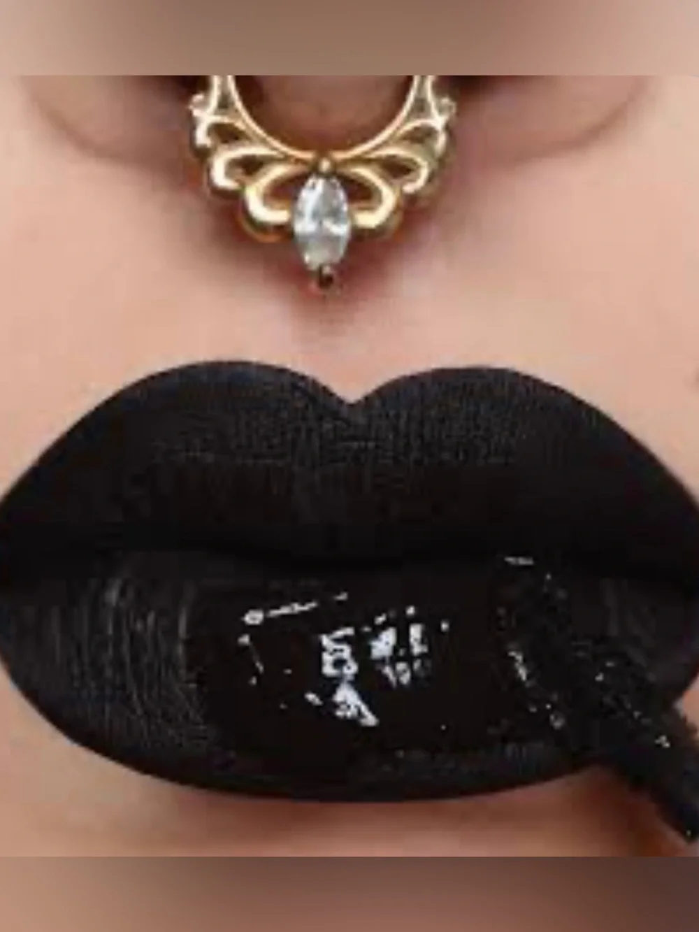 Juvia's Place  Liquid Lipstick in Dudu